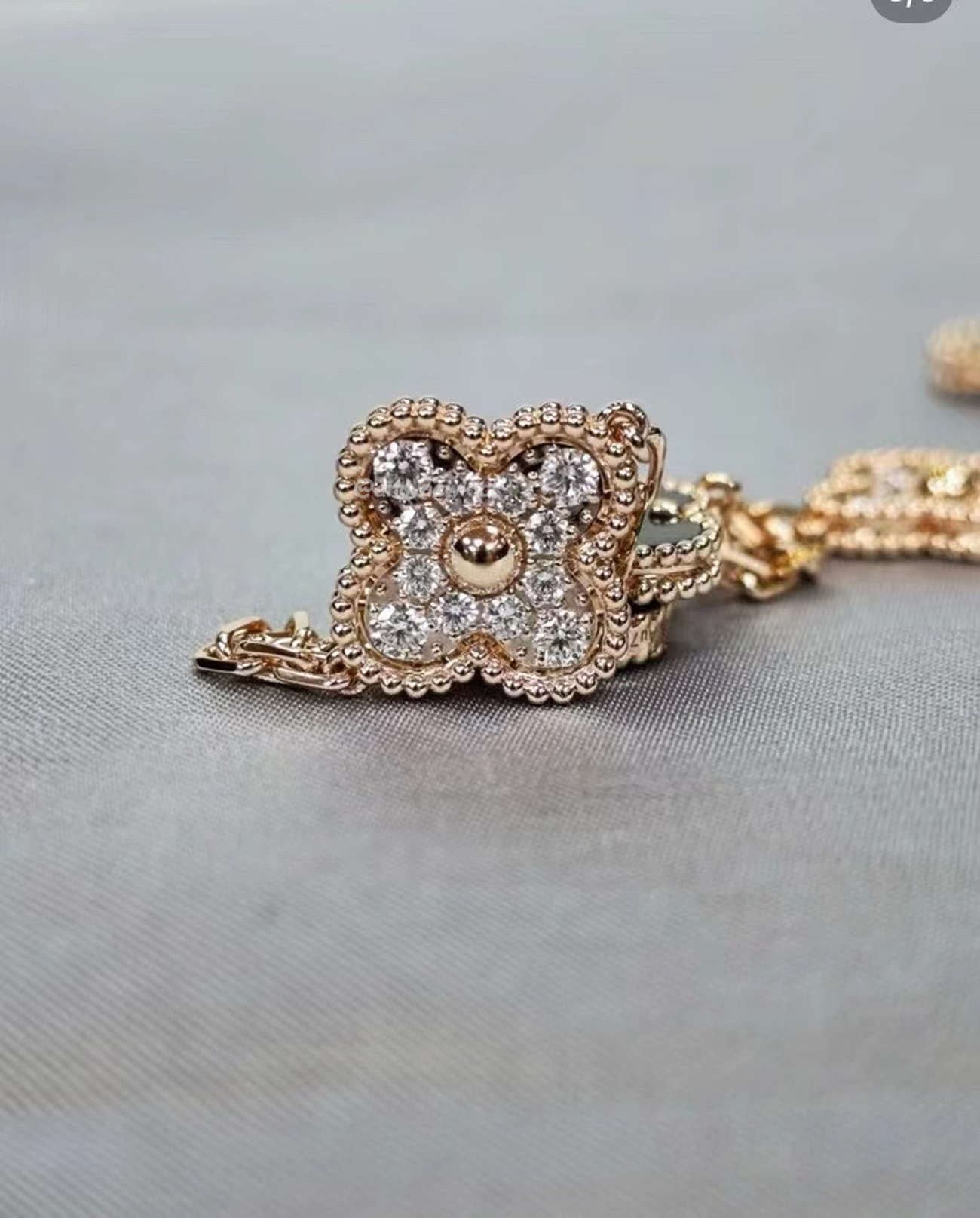 Van Cleef Arpels Vintage Alhambra Four Leaf Clover Gold Bracelet (8) - www.newkick.vip